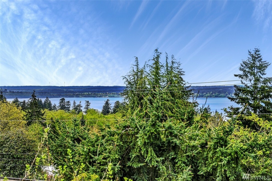 Property Photo:  18814 4th Ave SW  WA 98166 