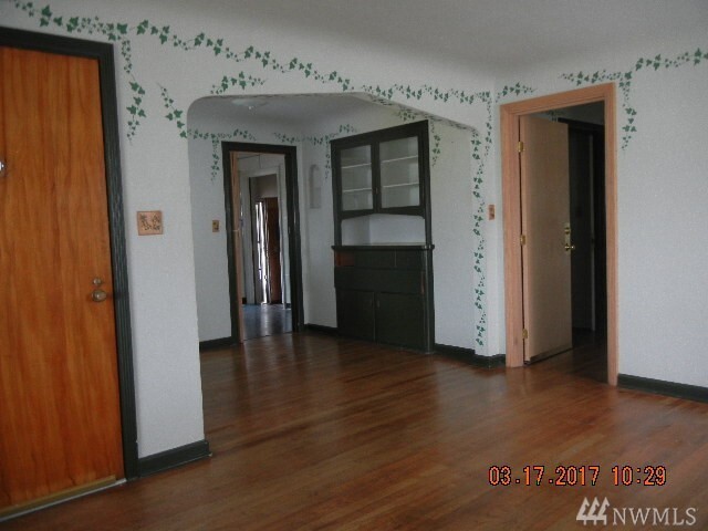 Property Photo: 104 Kale St WA 98247