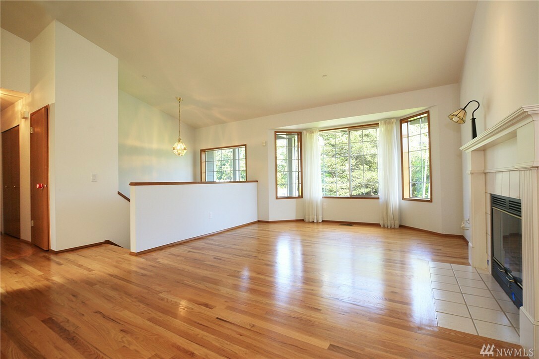 Property Photo: 4924 226th St SW WA 98043