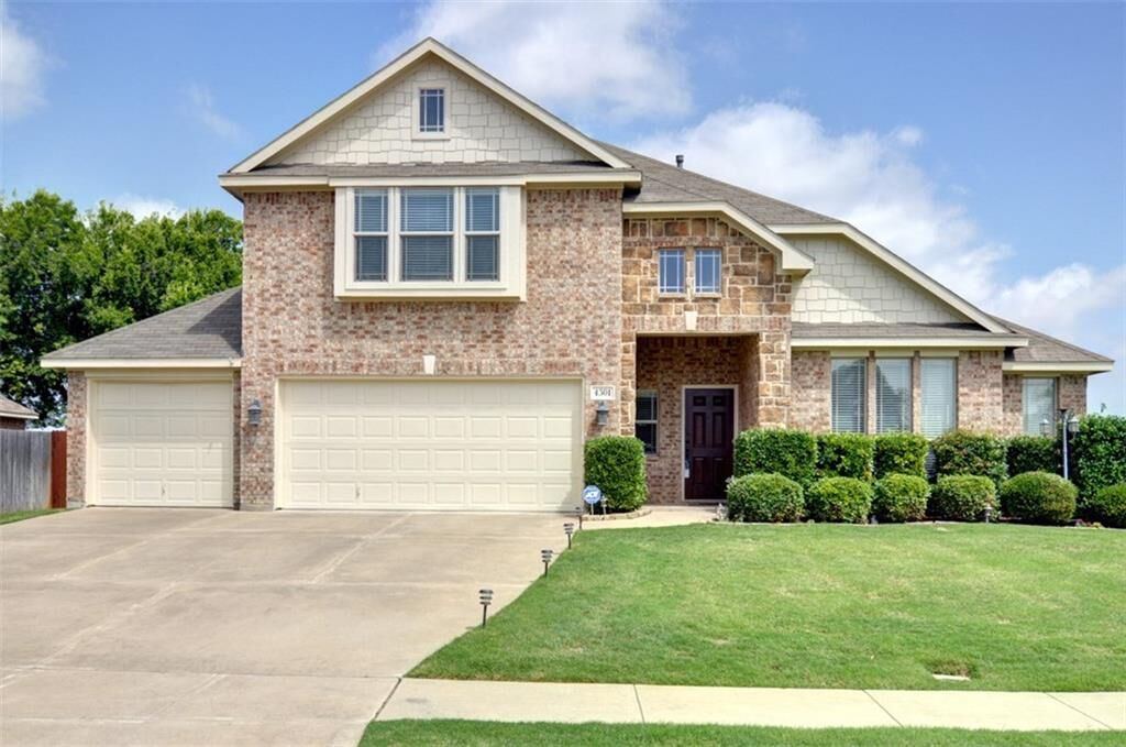 Property Photo:  4301 Meadow Bend Court  TX 76063 