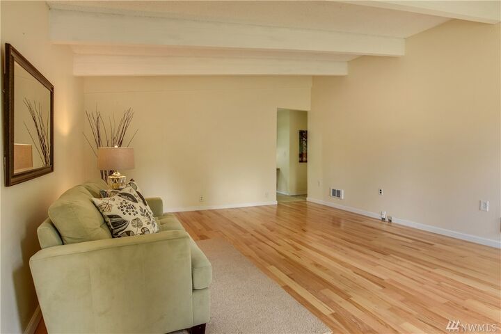 Property Photo:  125 Poppy Rd  WA 98012 