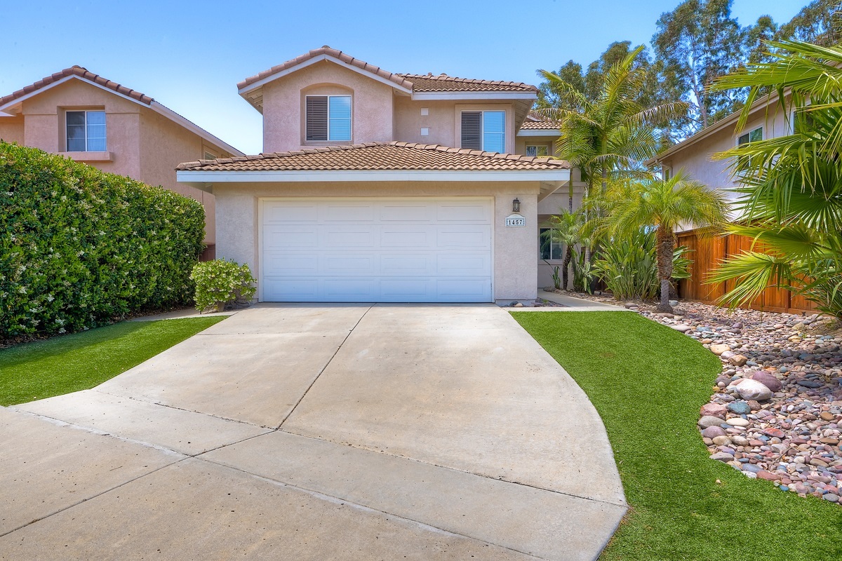 Property Photo:  1457 Calle Goya  CA 92056 