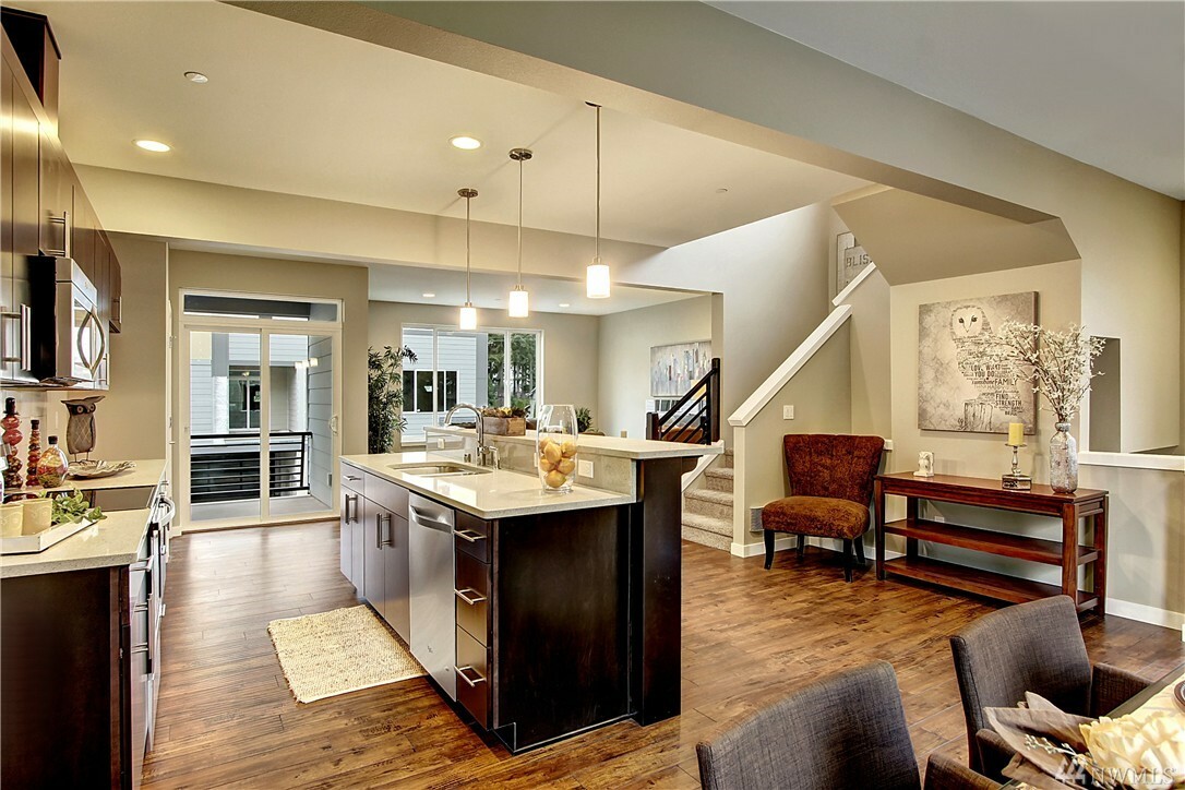 Property Photo: 13724 Ash Wy D-3 WA 98204