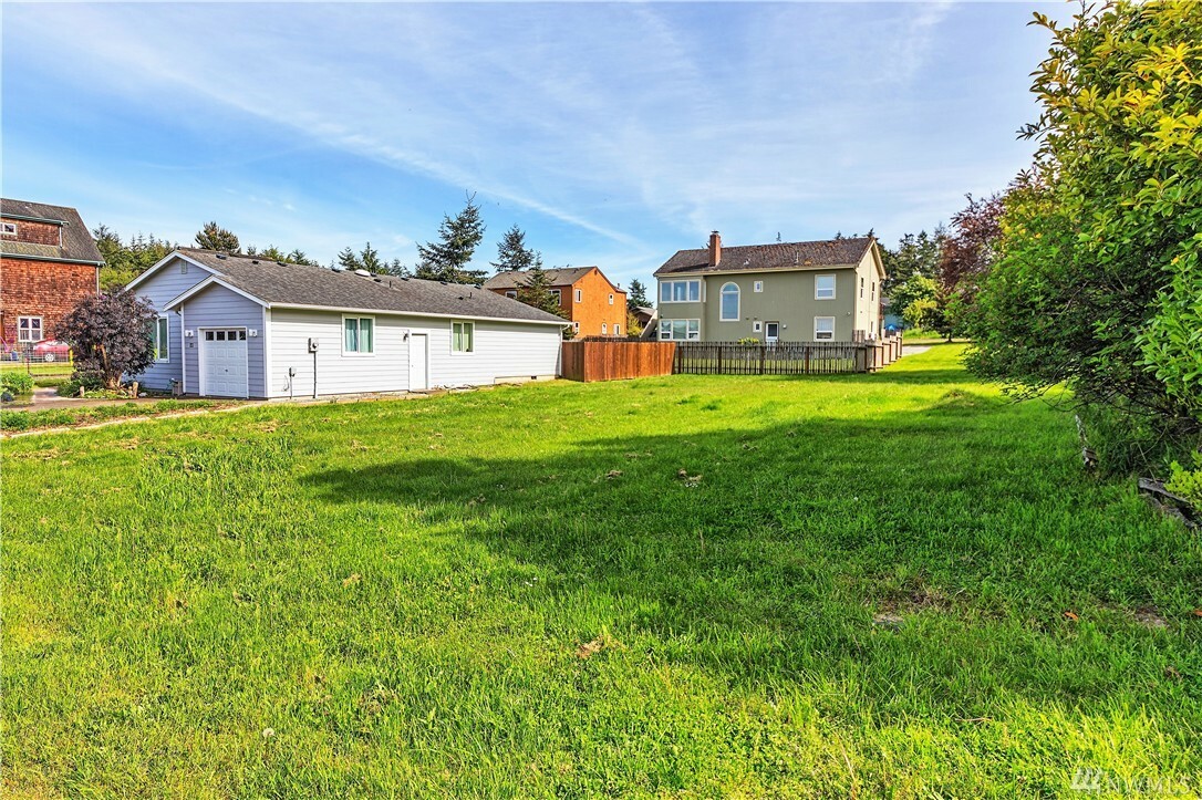 Property Photo:  8 Xx 57th St  WA 98368 