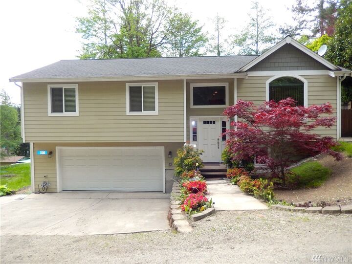 Property Photo:  13001 Greenwood St  WA 98370 