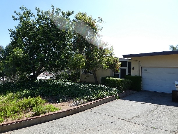 Property Photo: 259 Avalon Dr CA 92084
