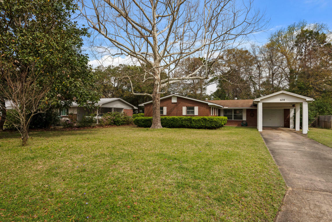 Property Photo:  104 Alden Drive  FL 32547 