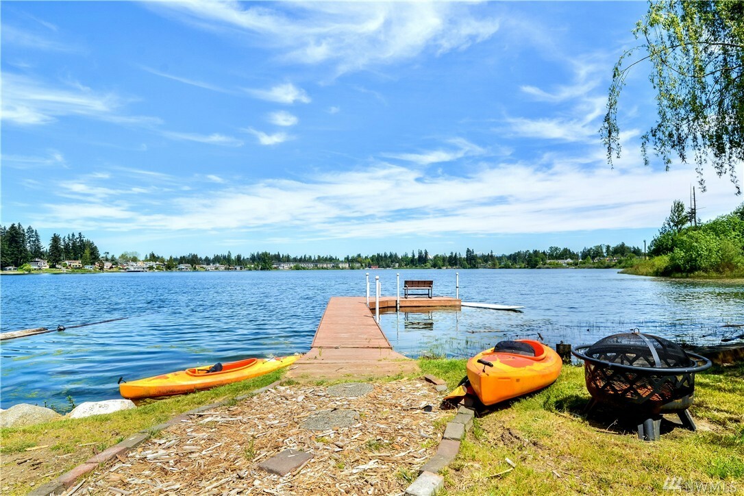 Property Photo: 11921 Silver Lake Dr WA 98208