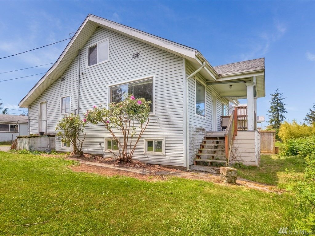 Property Photo:  9603 21st Ave SW  WA 98106 