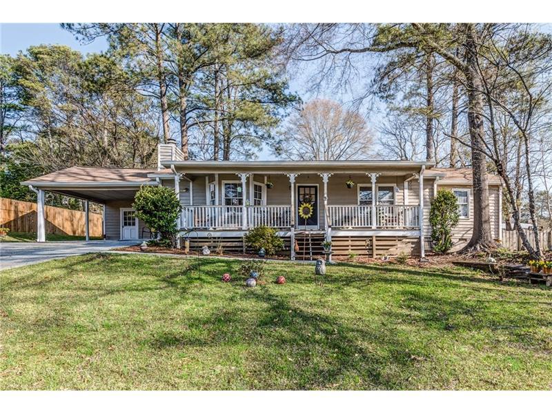 Property Photo: 1203 Pine Creek Drive 30188