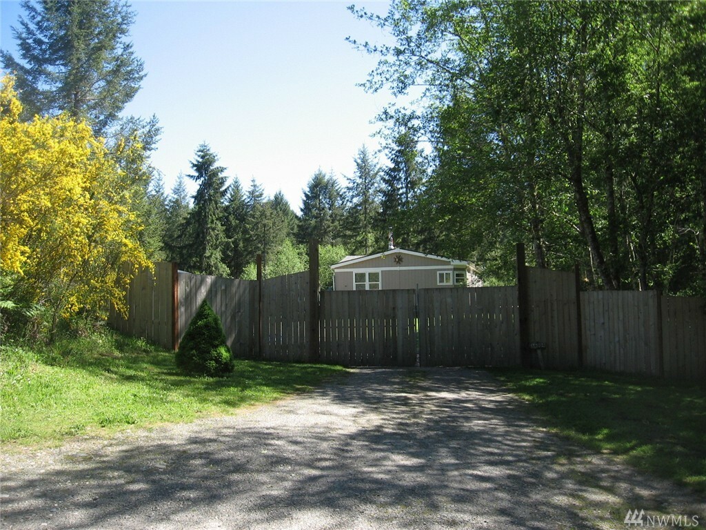Property Photo: 16304 118th St Kpn WA 98329