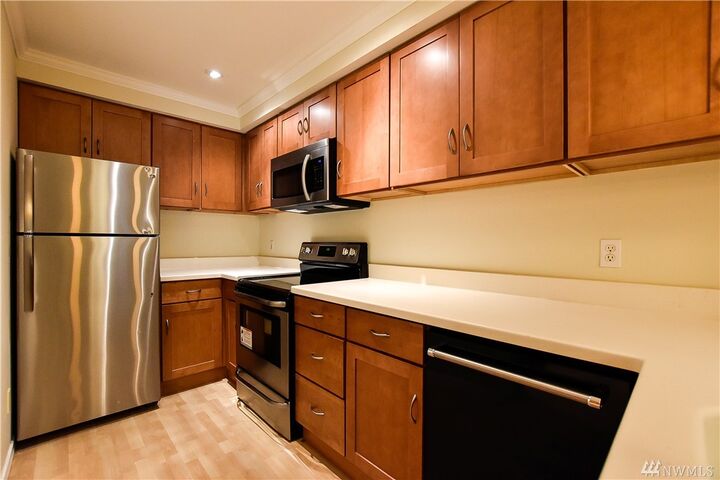 Property Photo:  769 Hayes St 306  WA 98109 