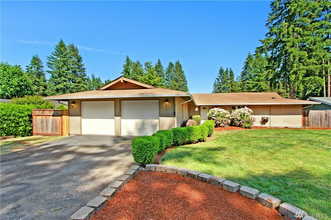 Property Photo:  14522 166th Place SE  WA 98059 