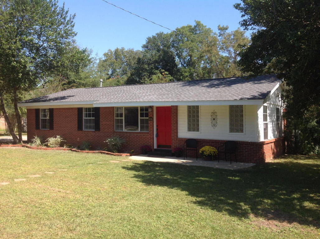 Property Photo:  1265 N Pearl Street  FL 32536 