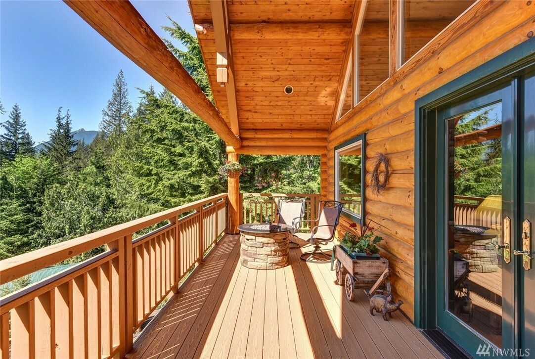 Property Photo:  46701 SE 171st St  WA 98045 