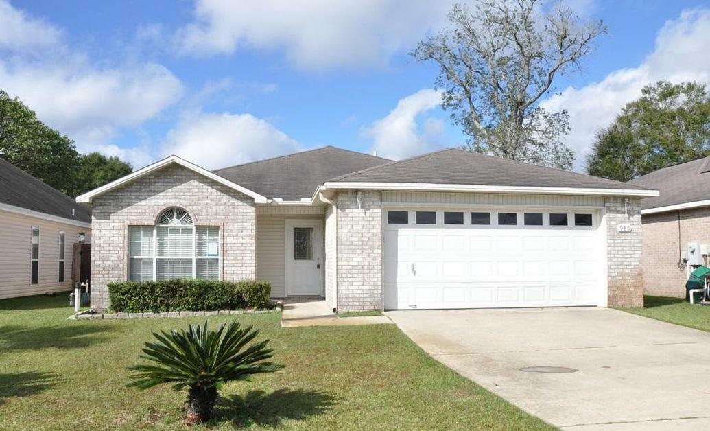 Property Photo:  985 Claeven Circle  FL 32547 