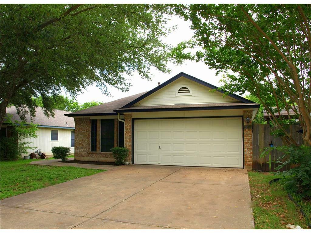 Property Photo: 1009 Apple Cross Drive TX 78660