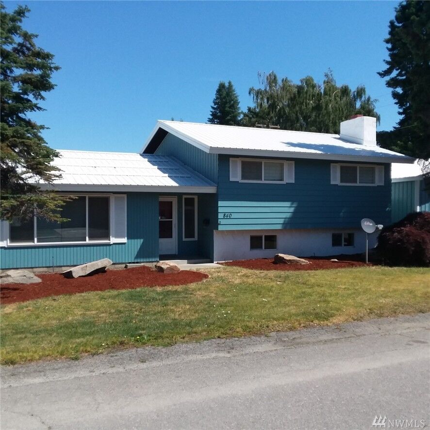 Property Photo:  840 Stevens St  WA 98801 