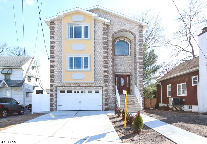 Property Photo:  56 Kearney St  NJ 07071 