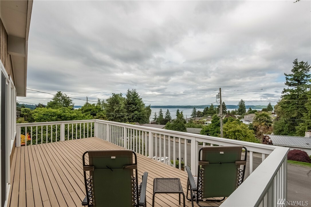 Property Photo: 11908 26th Place SW WA 98146