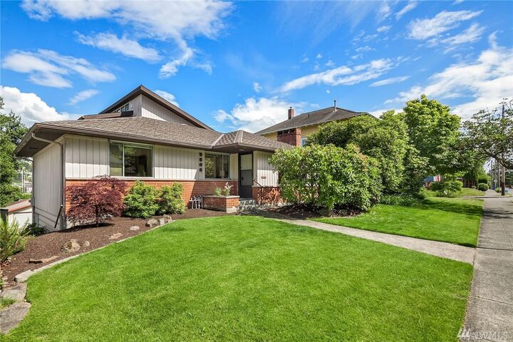 2806 22nd Ave W  Seattle WA 98199 photo