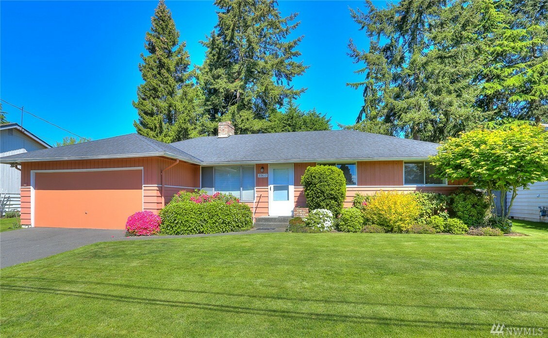 Property Photo:  22617 88th Ave W  WA 98026 