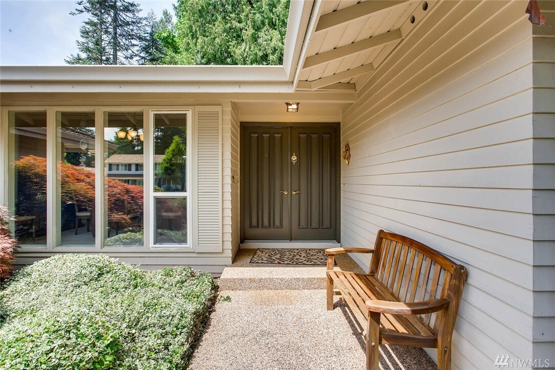 Property Photo: 14838 SE 170th St WA 98058