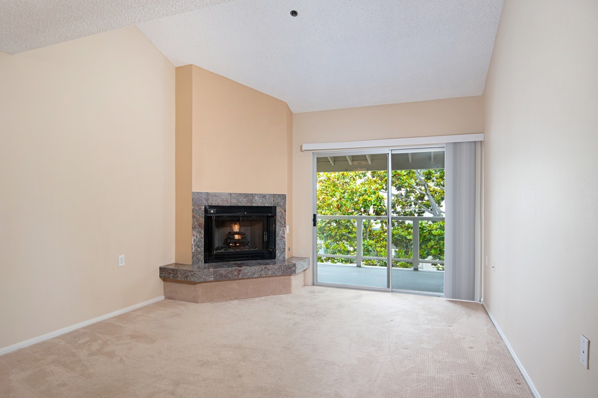 Property Photo:  1616 Circa Del Lago C305  CA 92078 