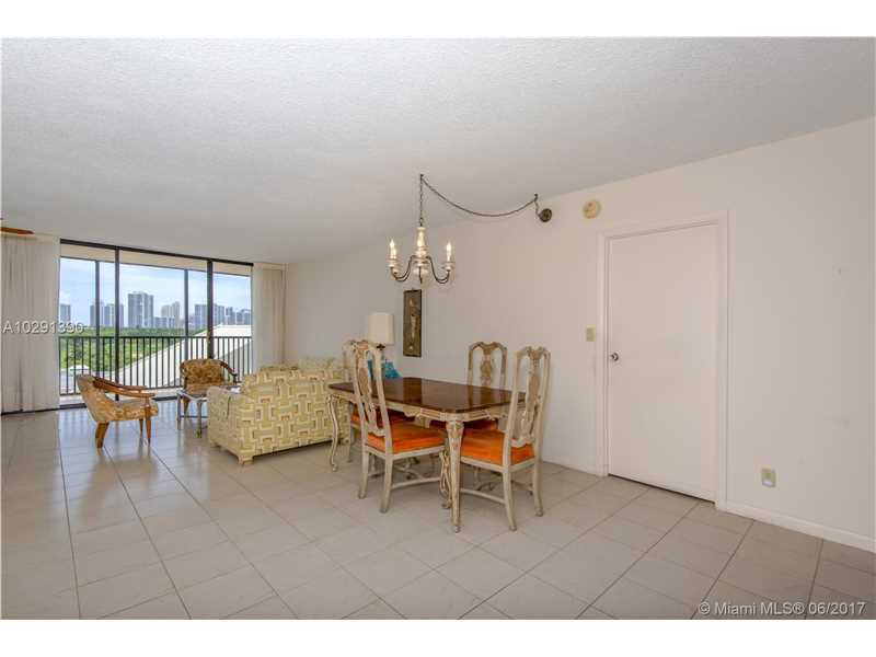 Property Photo:  20301 W Country Club Dr 628  FL 33180 