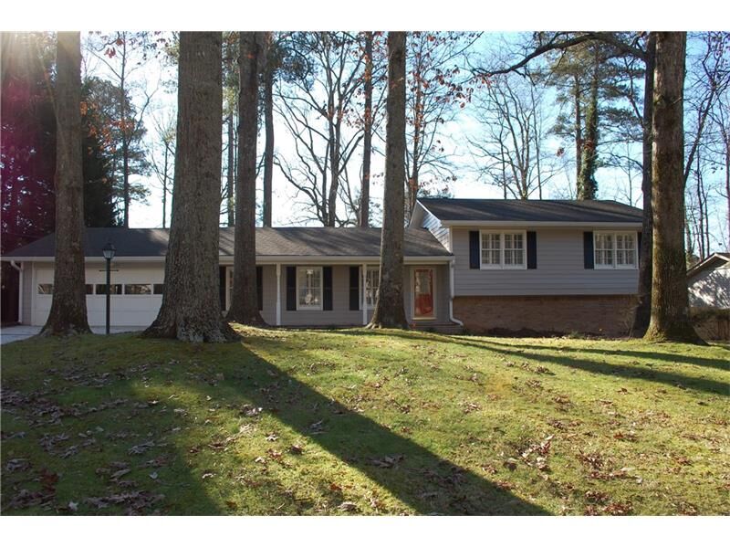 Property Photo: 2555 Andover Drive 30360