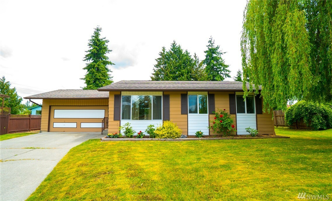 Property Photo:  2414 N 18th Place  WA 98273 