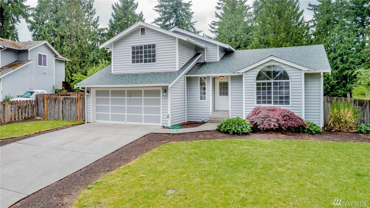 Property Photo:  11612 207th Ave E  WA 98391 