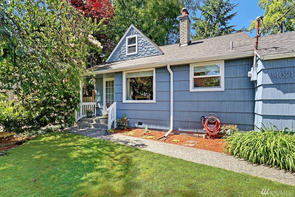 Property Photo:  14021 27th Ave NE  WA 98125 