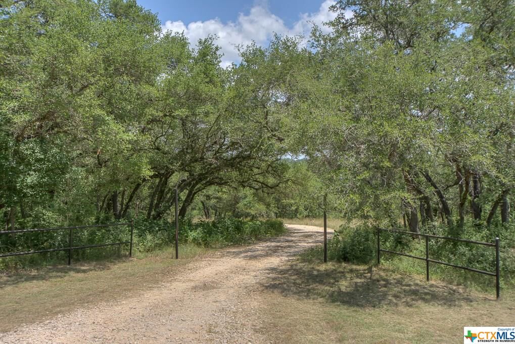 Property Photo: 1555 Steeplebrook TX 78666