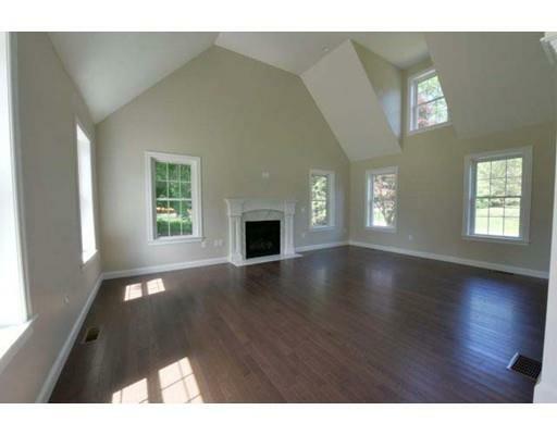 Property Photo:  9 Lovejoy Road  MA 01810 