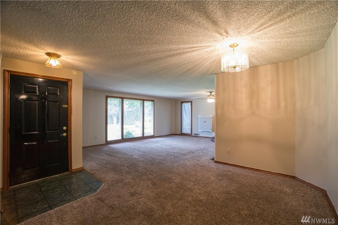 Property Photo:  414 Mead Ave  WA 98247 