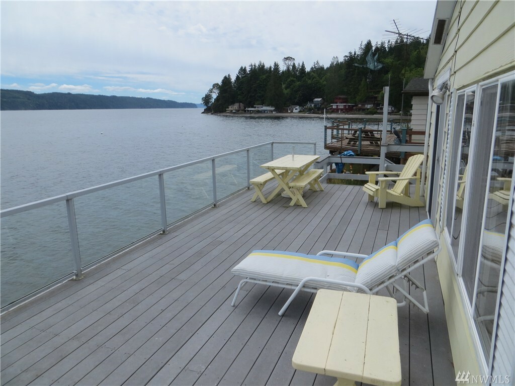 Property Photo:  130 N Beach Dr  WA 98548 