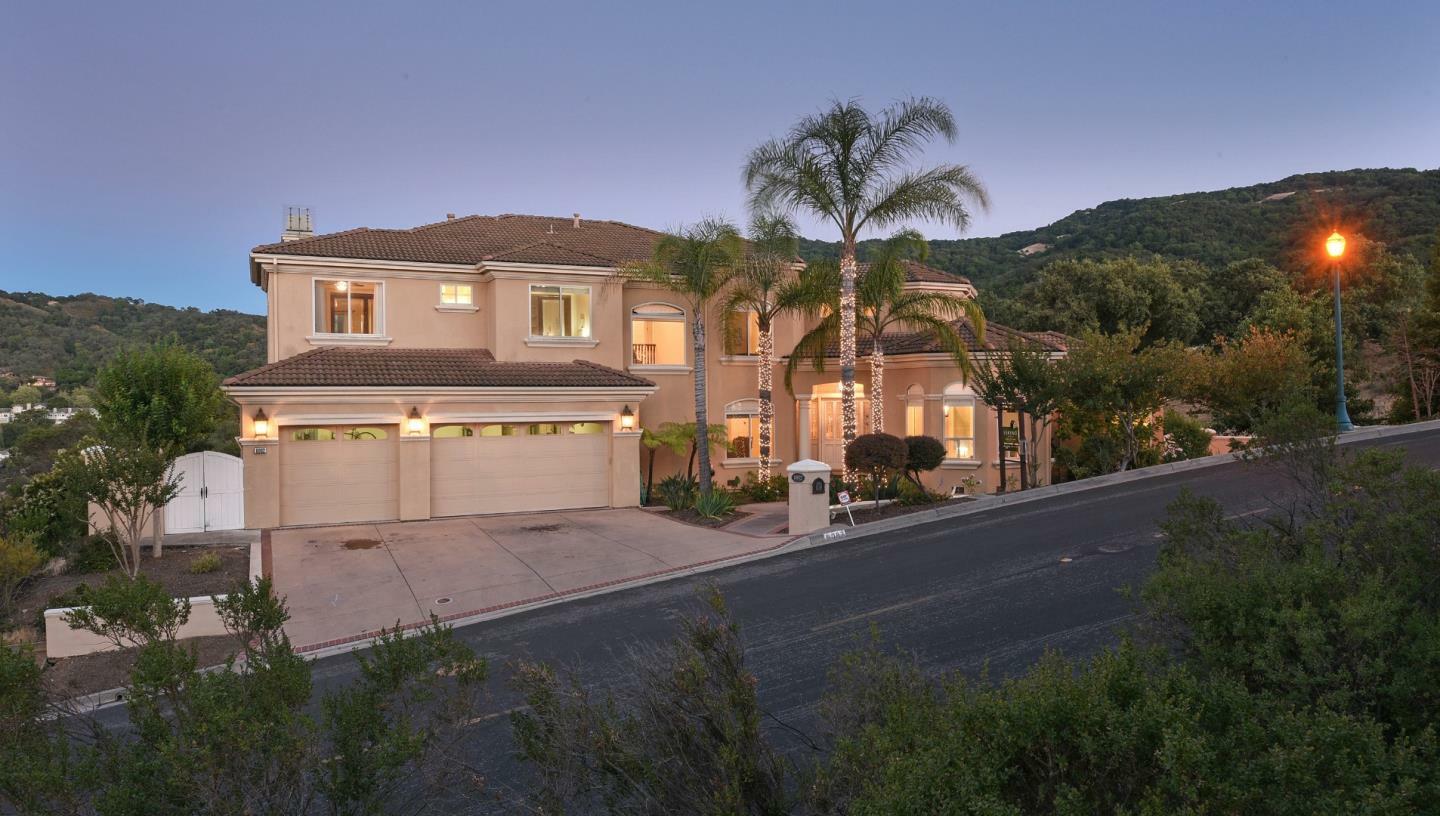 Property Photo: 6982 Hollow Lake Way CA 95120