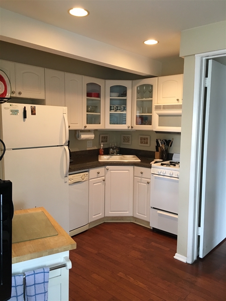 Property Photo: 3764 Bayside Ln 6 CA 92109