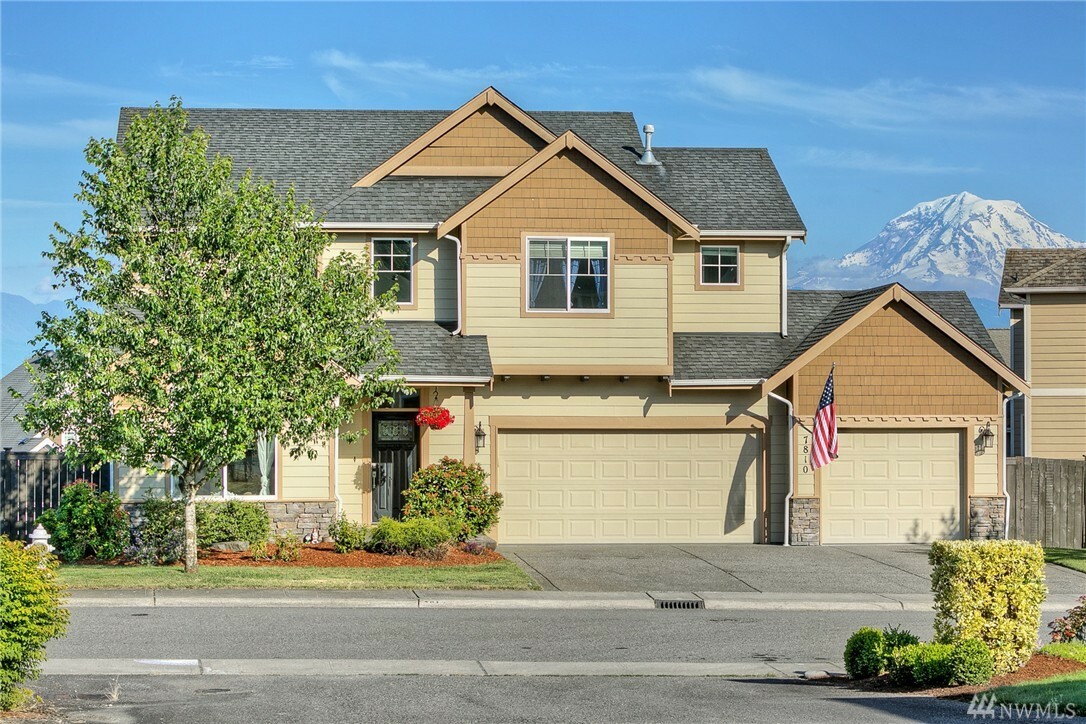 Property Photo: 7810 211th Ave E WA 98391