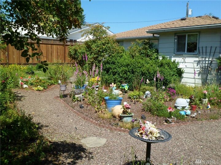 Property Photo:  508 61st St SE  WA 98203 