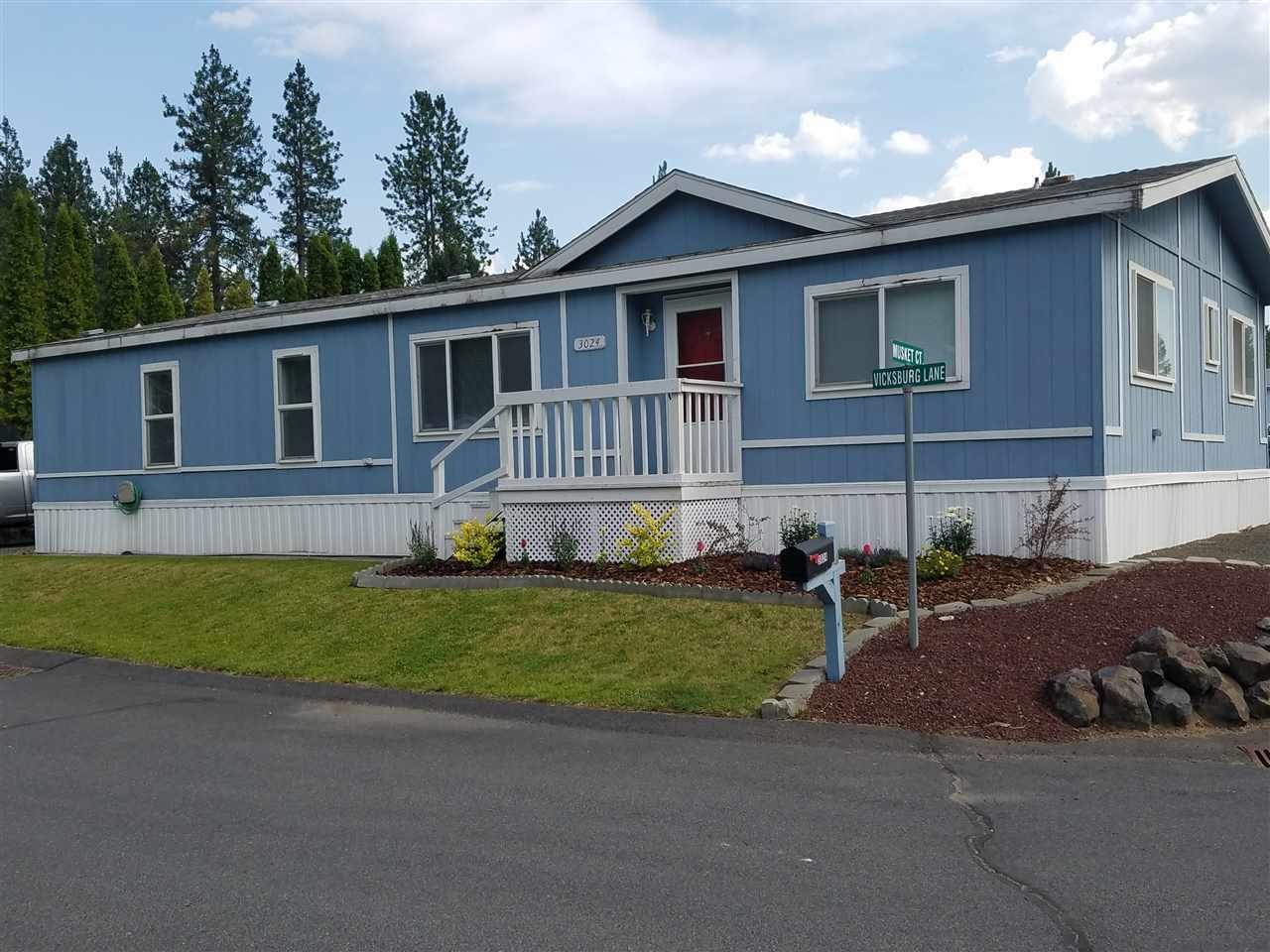 Property Photo: 3024 E Vicksburg Ln WA 99021
