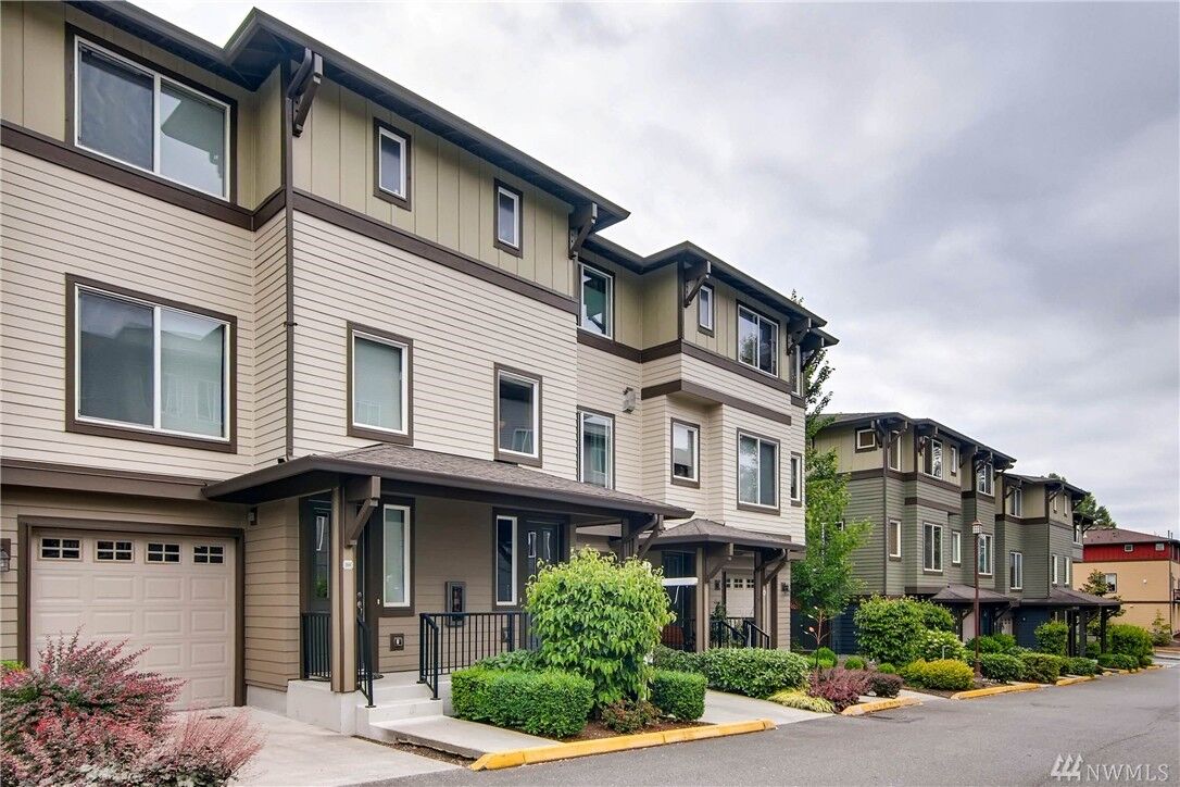 Property Photo: 2115 201st Place SE B5 WA 98012