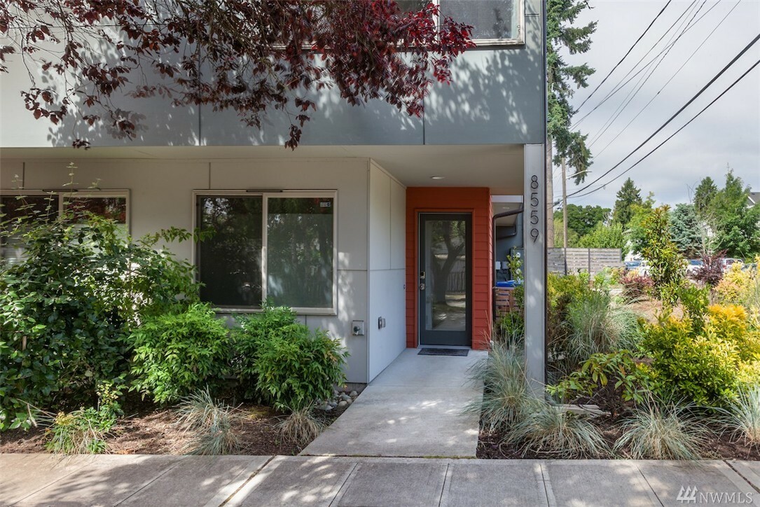 Property Photo:  8559 Interlake Ave N  WA 98103 