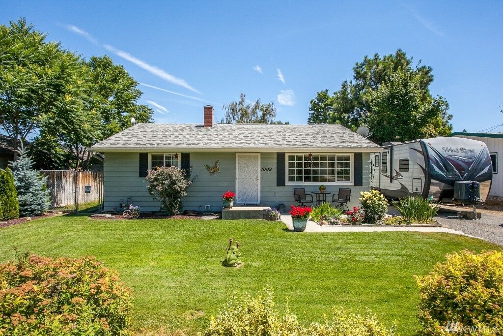 Property Photo:  1009 Cornell Ave  WA 98801