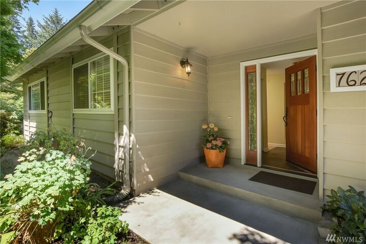 Property Photo: 7622 NE 123rd St WA 98034