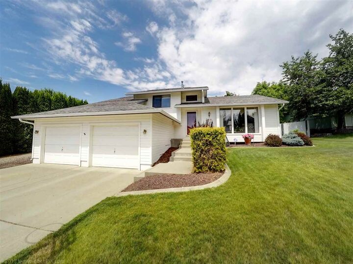 5218 W Edgewood Ct  Spokane WA 99208-8916 photo