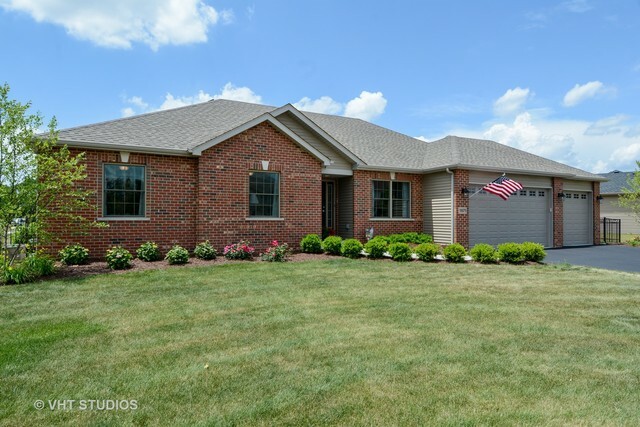 Property Photo:  1571 Cornerstone Drive  IL 60560 