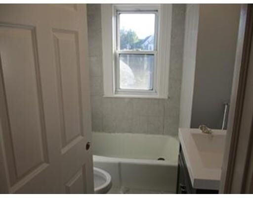 Property Photo:  7 Ruthven Terr 2  MA 01902 