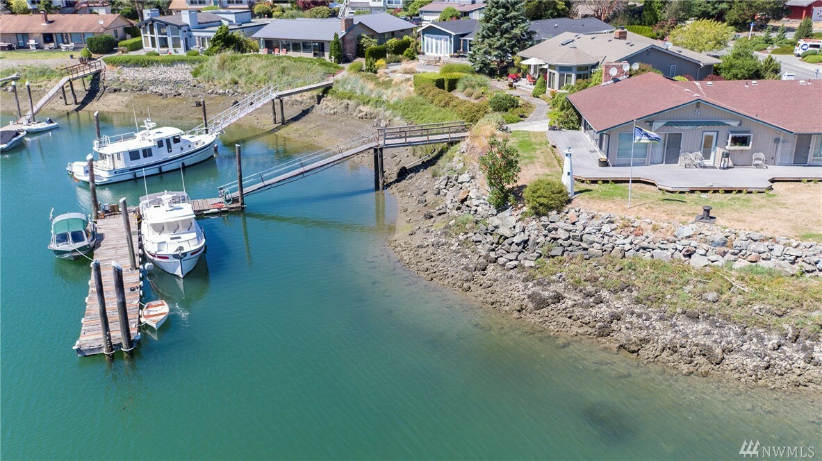 Property Photo:  156 Nootka Place  WA 98257 